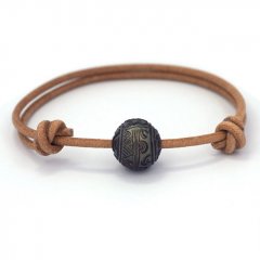 Braccialetto in Cuoio e 1 Perla di Tahiti Incisa  12.2 mm