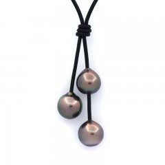 Collana in Cuoio e 3 Perle di Tahiti Semi-Barocche B/C di 10 a 10.4 mm